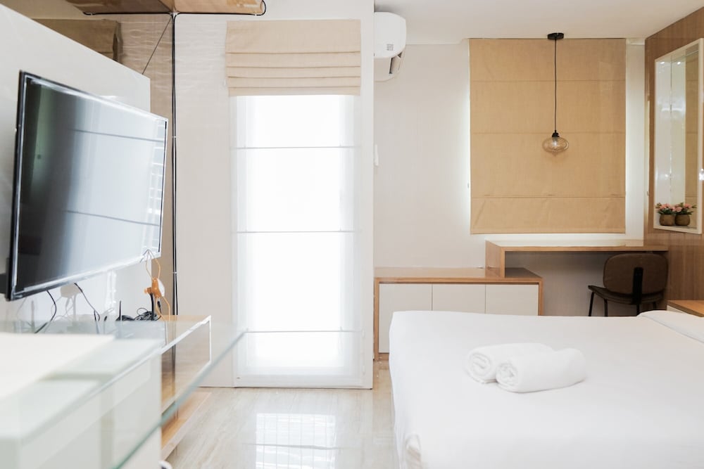 Minimalist and Cozy Studio Apartment at Tuscany Residences view 2