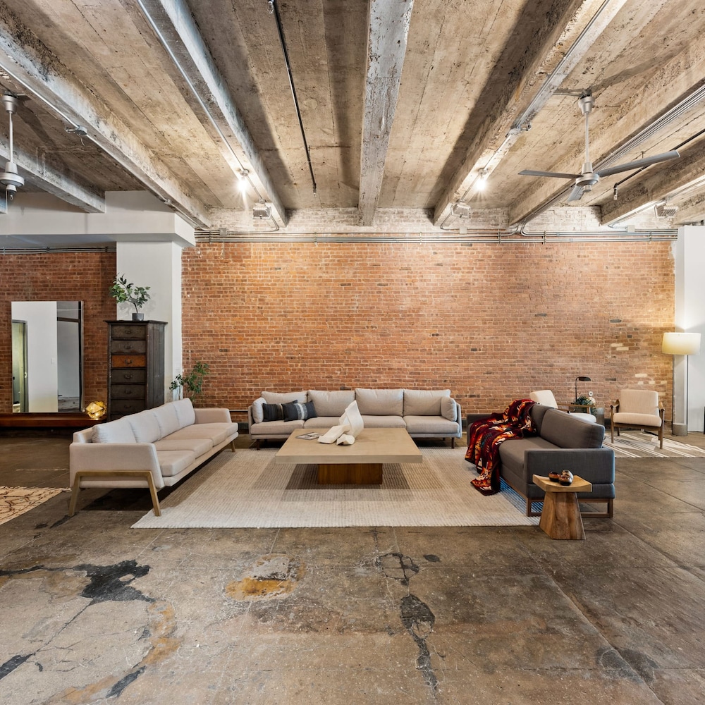 Greenwich Court by Rove Travel 3BR Loft w Sauna