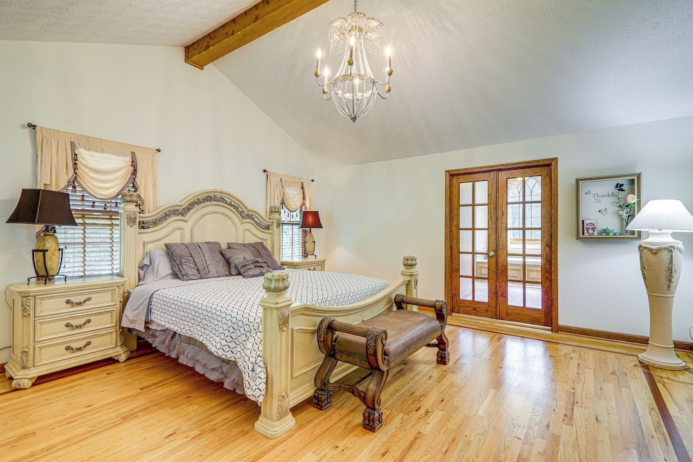 Stylish Country Living: Serene Suwanee Retreat!