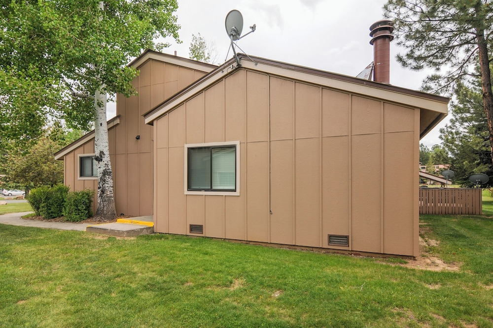 Pagosa Springs Condo w/ Patio, 4 Mi to Hot Springs view 5
