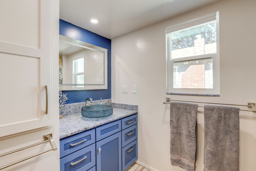 Walk to Downtown Atascadero: Cottage w/ Sunroom!