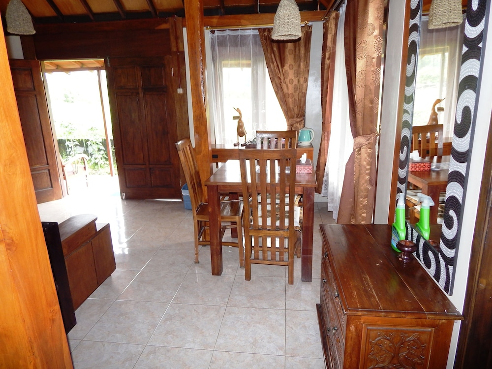 Alamanda Family Villas & Pool