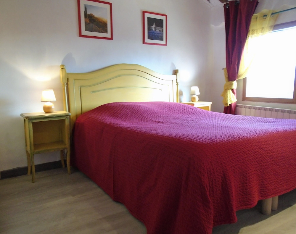 Le Moulin de Lavon view 2