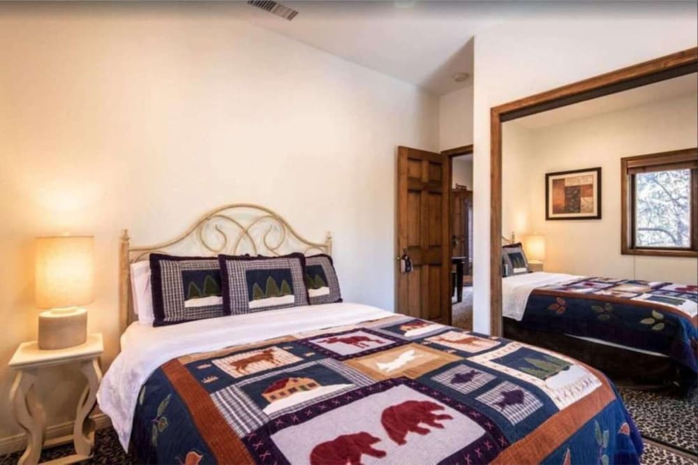 Big Bear Castle by Avantstay Private Home in Great Big Bear Location w/ Hot Tub