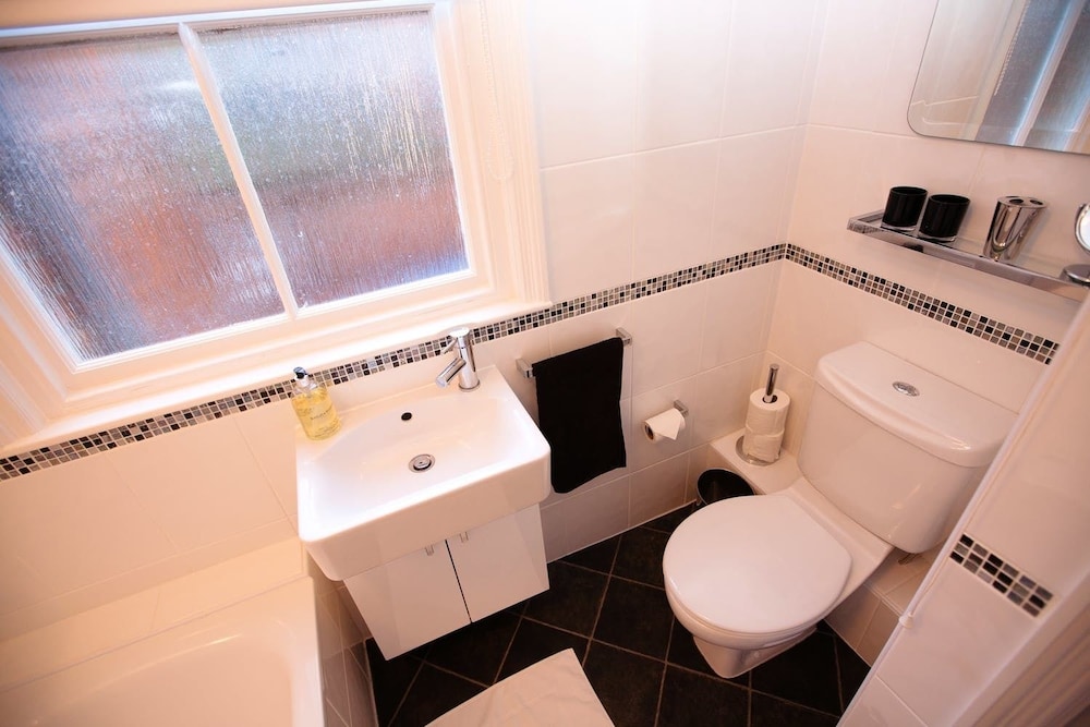 Sherborne Vacations - Abbey Court - Property Image 10