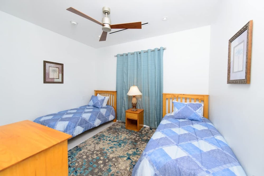Cable Beach Condo Large Private Patio With BBQ