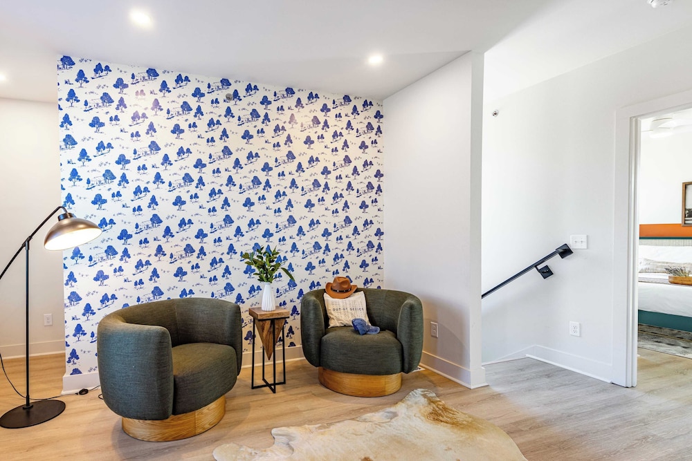 Sleeps 24, 2 Units Mins to Downtown Outrider by Avantstay