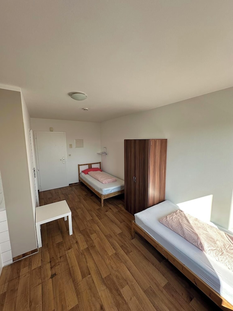 2-Rent Group Hostel Apartments HAN53