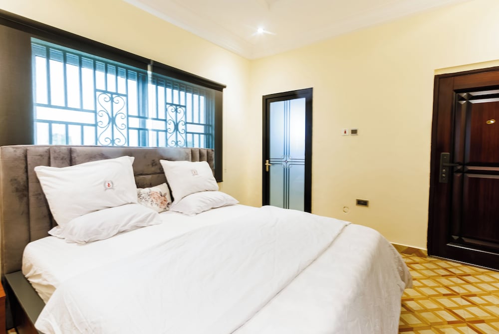 Bawuah Royal Apartments