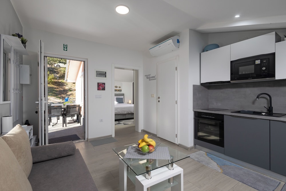 Seaview House - Leana Apartment