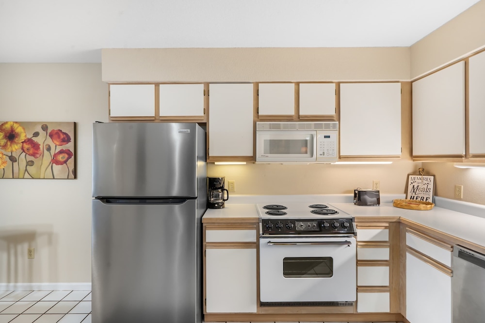 Fairway Retreat for 6 – Walk-in and Pet Friendly
