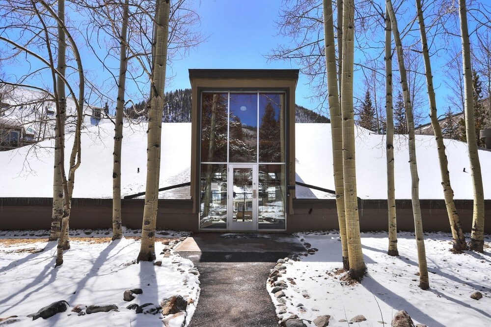 2151 The Pines 2 Bedroom Condo by RedAwning
