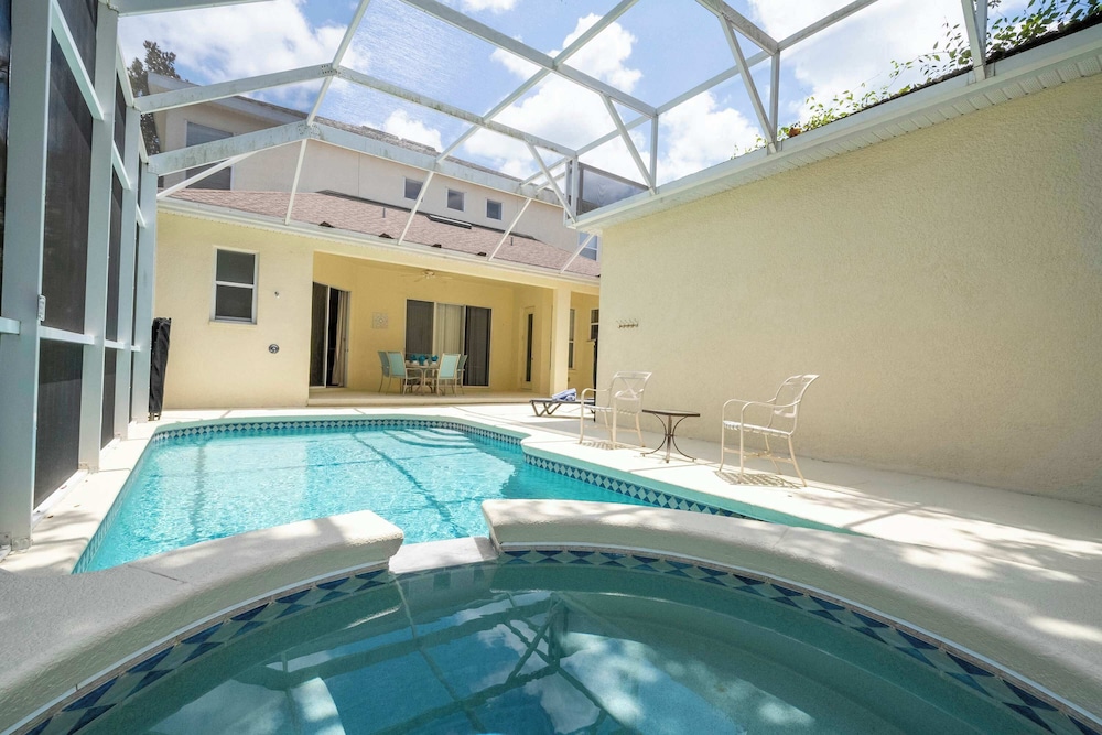Family Villa w Pool Spa Game Room Near Disney