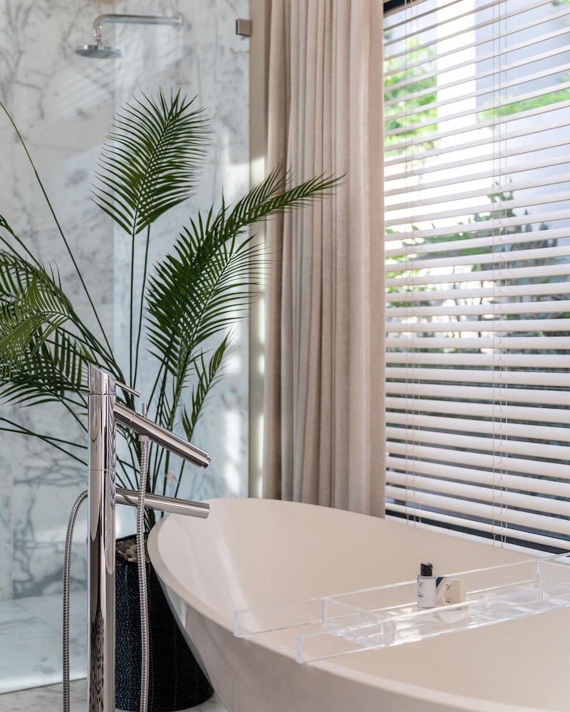 Bakoven Palms Villa - Ultra Lux Villa With Jacuzzi