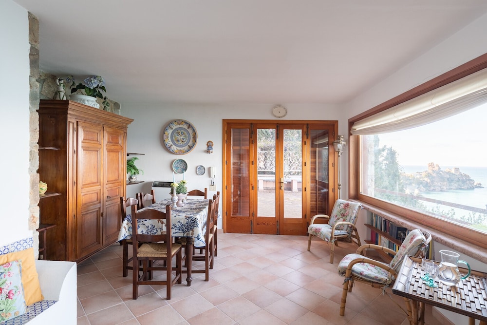 Villa Mytilene II by Wonderful Italy