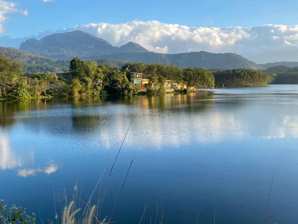 Lake Chill Resort
