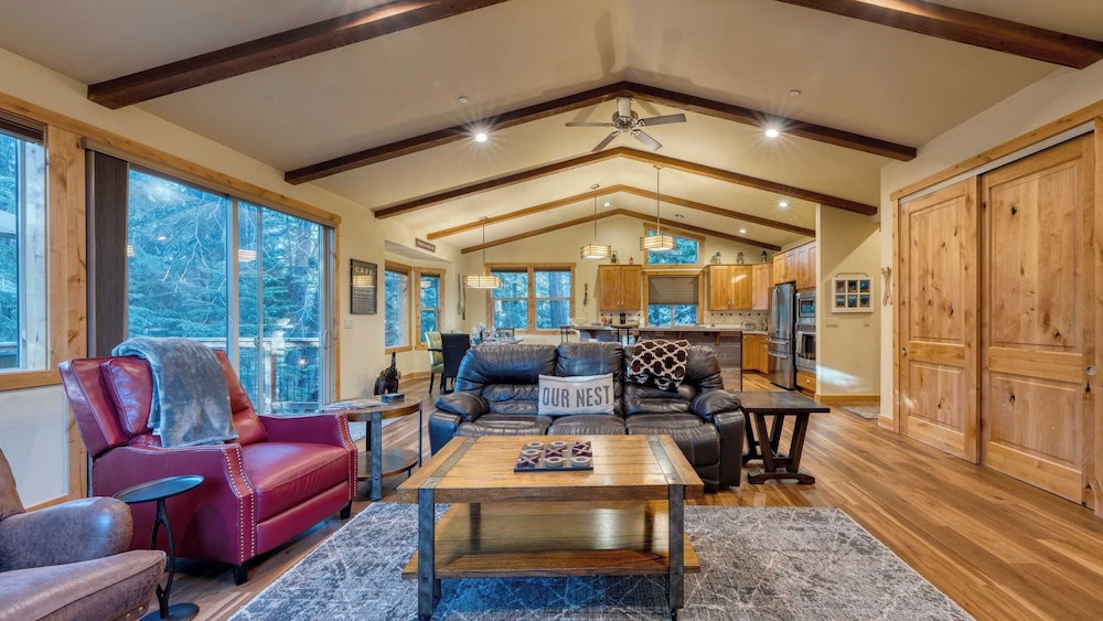 Cozy Tahoe Retreat w/ Hot Tub, Movie Room & Forest Views Tahoma Getaway by Avantstay