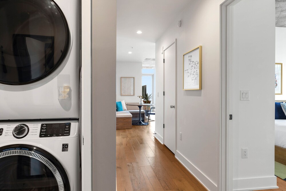 Sunshine Condo in Downtown Austin - Image 4