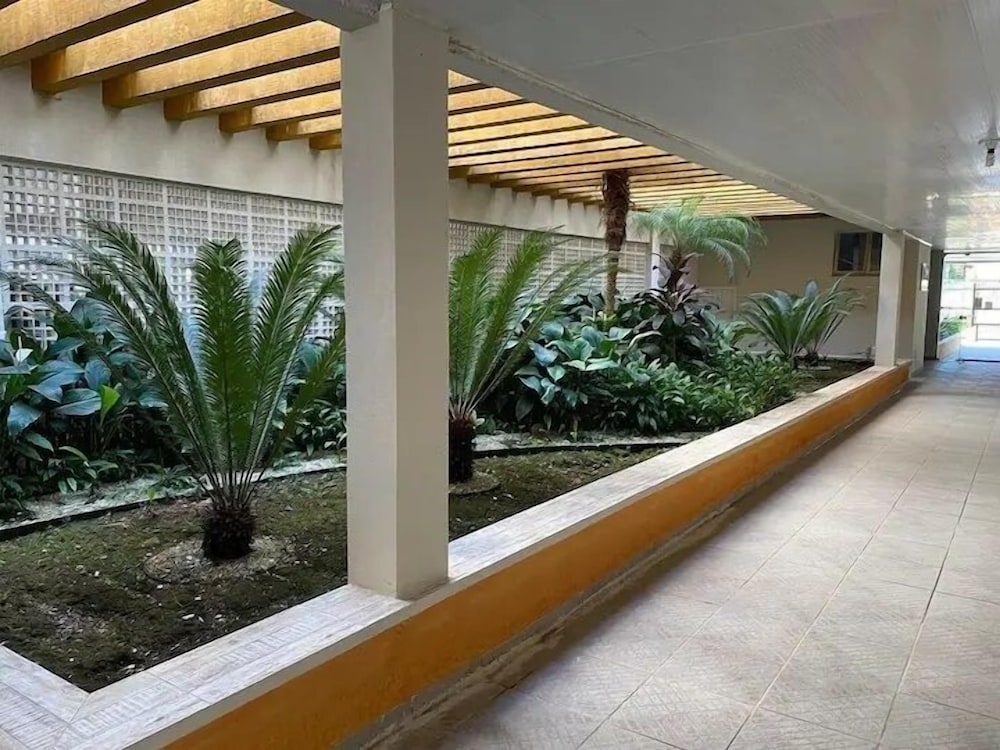 Apto na Enseada a 50 metros da praia