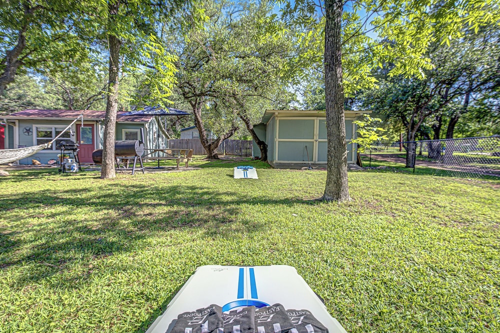 Kingsland Duo 2 Cottages in 1 w/ Lakeview! - Property Image 2