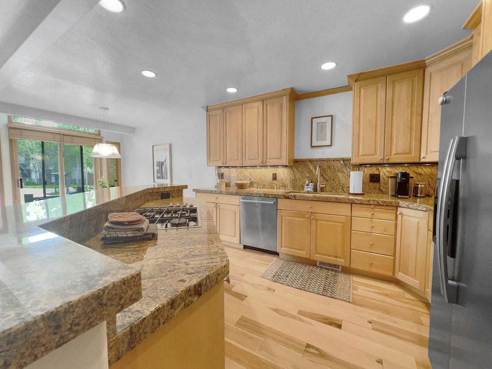 Deer Valley Escapes - Park City Ski Resort Condos