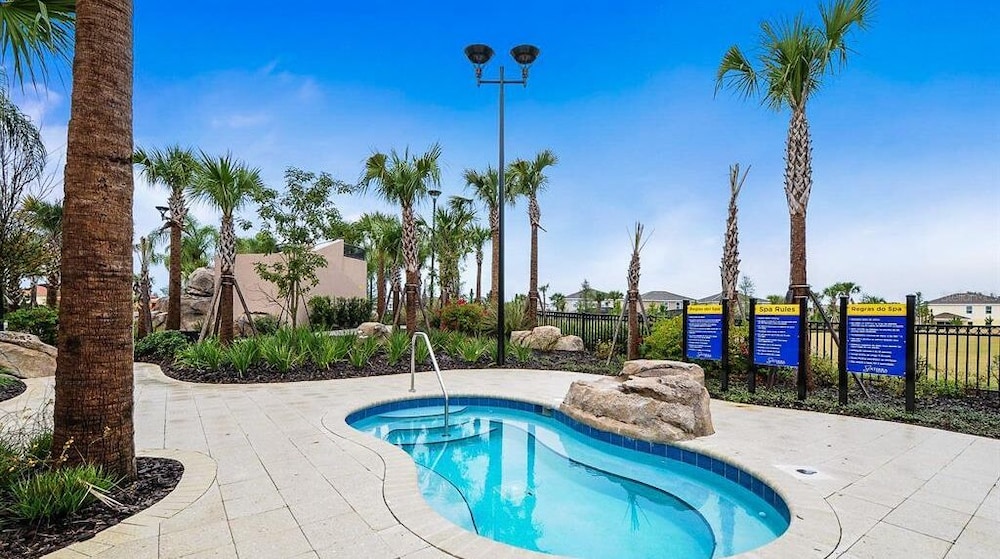4606 TD - 5BR Townhome Marvel: Private Pool