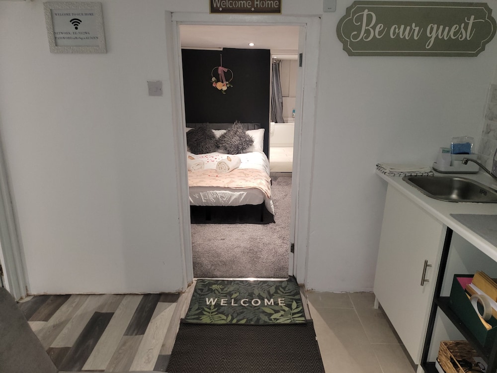 Hidden Treasure- 2 Beds Sleeps 3 Gillingham view 5