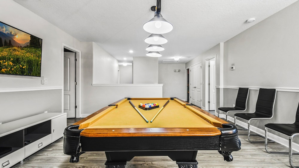 Huge Home With Game Room & Theater Near Disney 1429