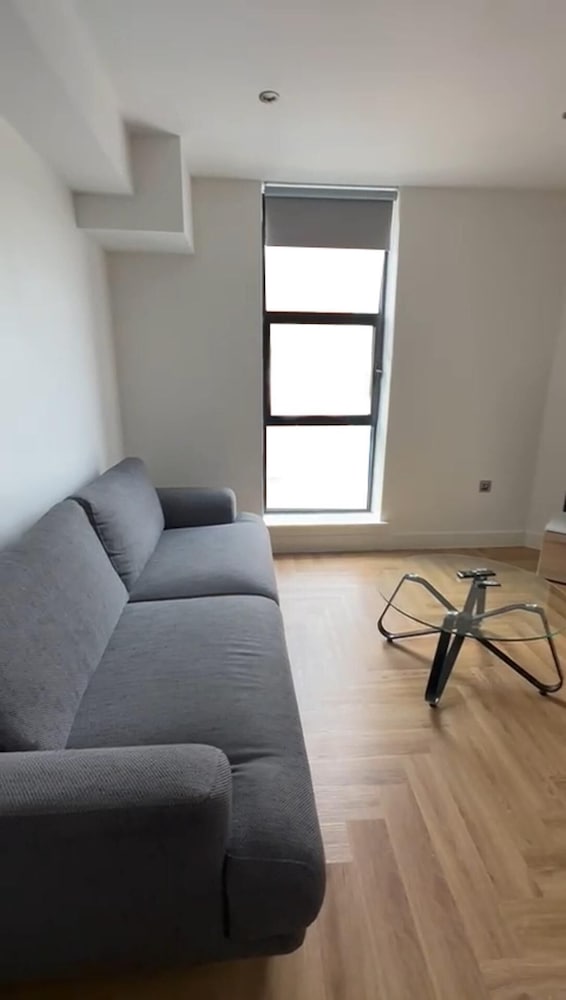 2-bed Apartment Birmingham Snow Hill view 3