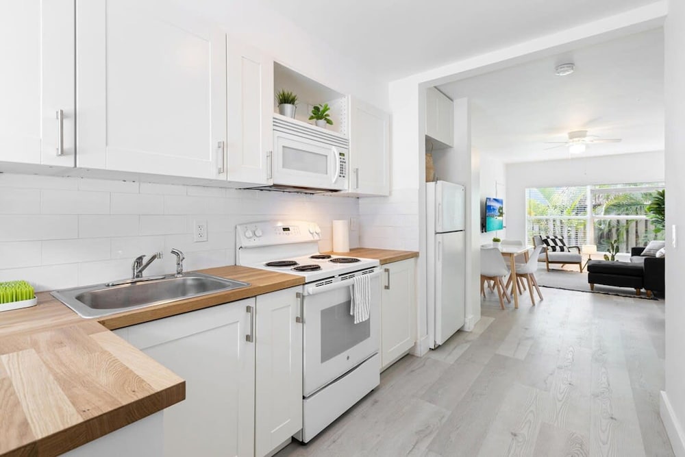 Charming 2 Bedroom Apartment in Victoria Park