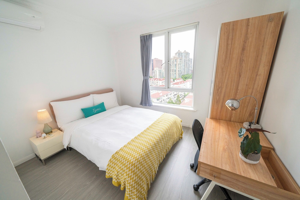 Tyms Xujiahui Prime 2BR APTGarden