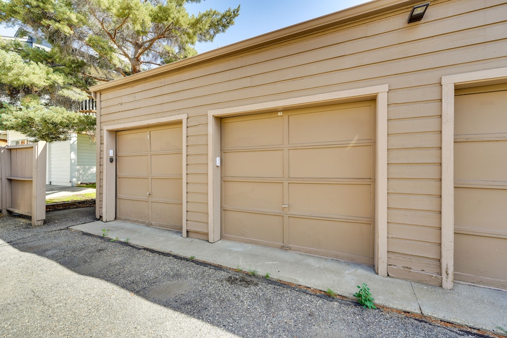 Ketchum Vacations - Ketchum Townhouse - Walk to River Run Day Lodge! - Property Image 3