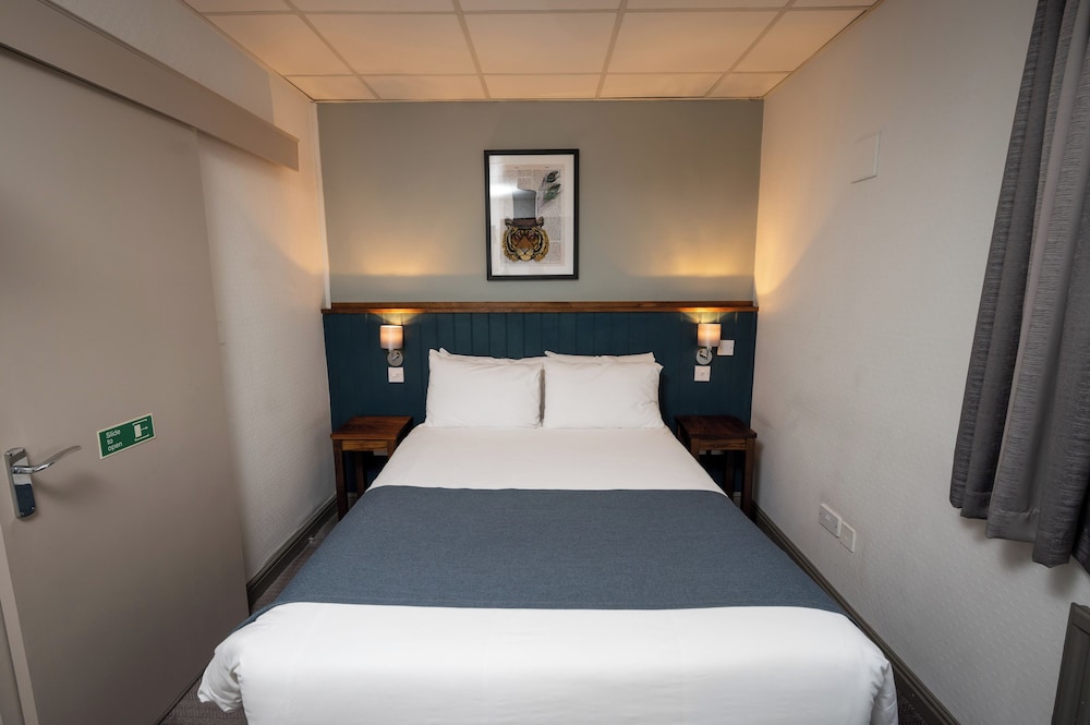 Cocked Hat Hotel by Greene Kings Inns