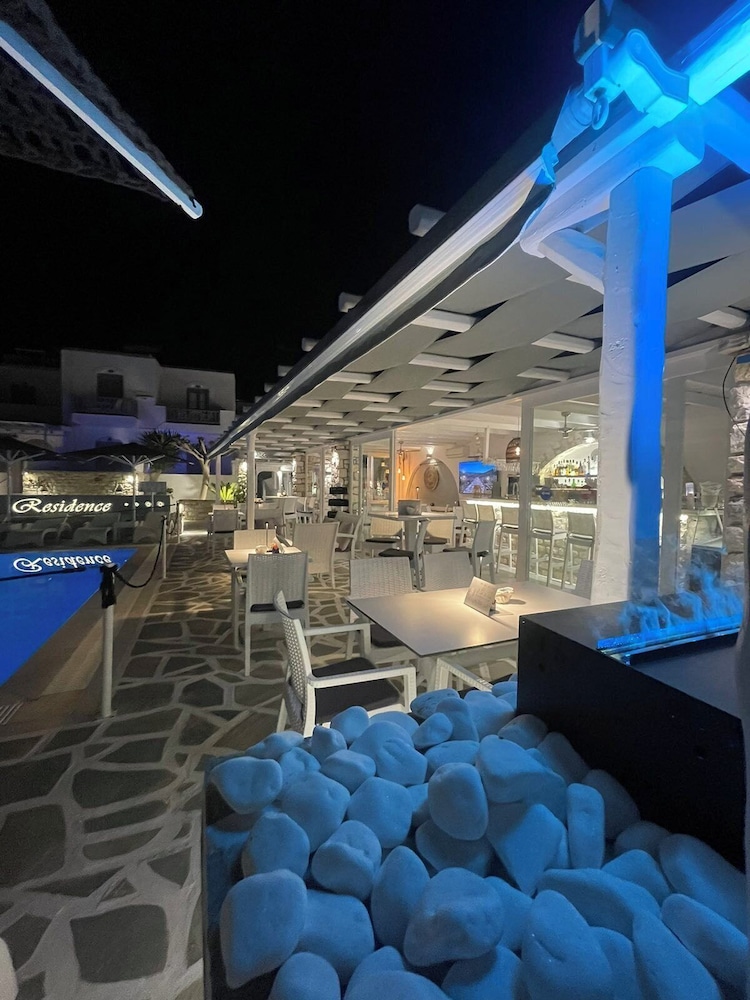 Zoumis Residence