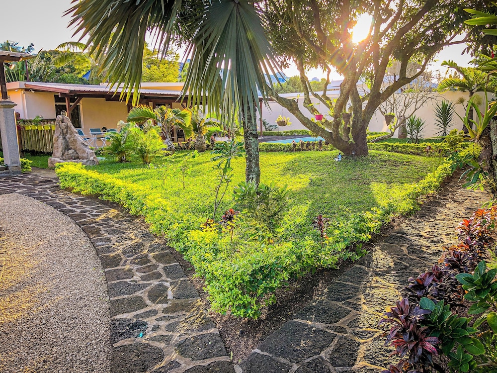 Laurels Villas
