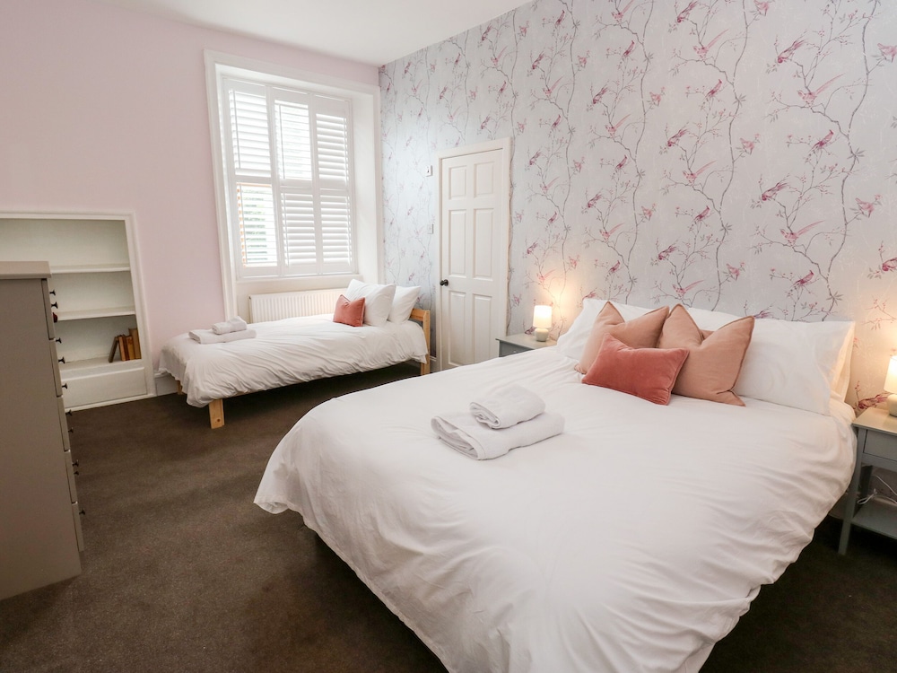 The Old Post Office - Pet Friendly Group Stays in Holmfirth