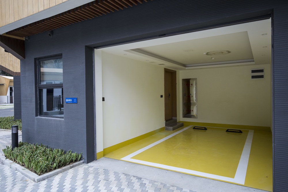 Spring Posh Roadsun International Hotel & Resort