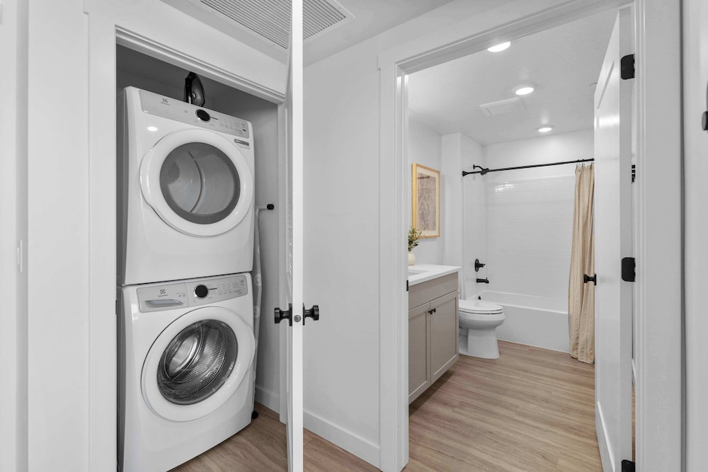 Terra Vista Stay for 8