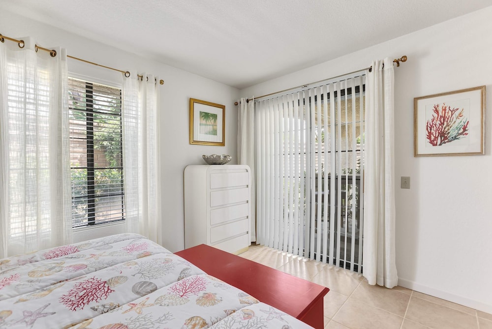 2BR 2BA Stylish Palm Springs Condo