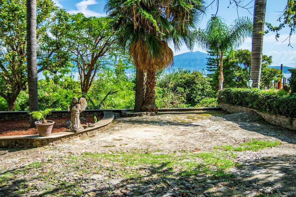 ANANA Rancho San Rafael 3 Bedrooms Hill