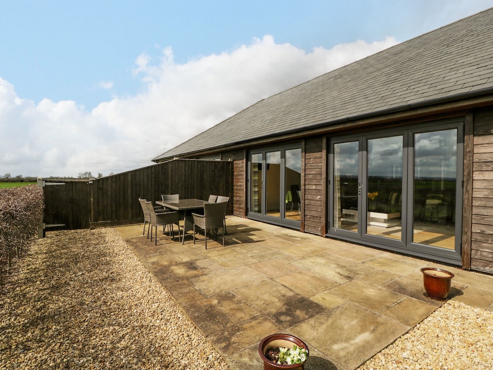 Yeovil Vacations - Rectory Farm Lodge - Property Image 1