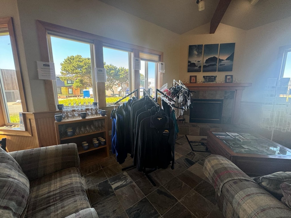 Sunset Oceanfront Lodging