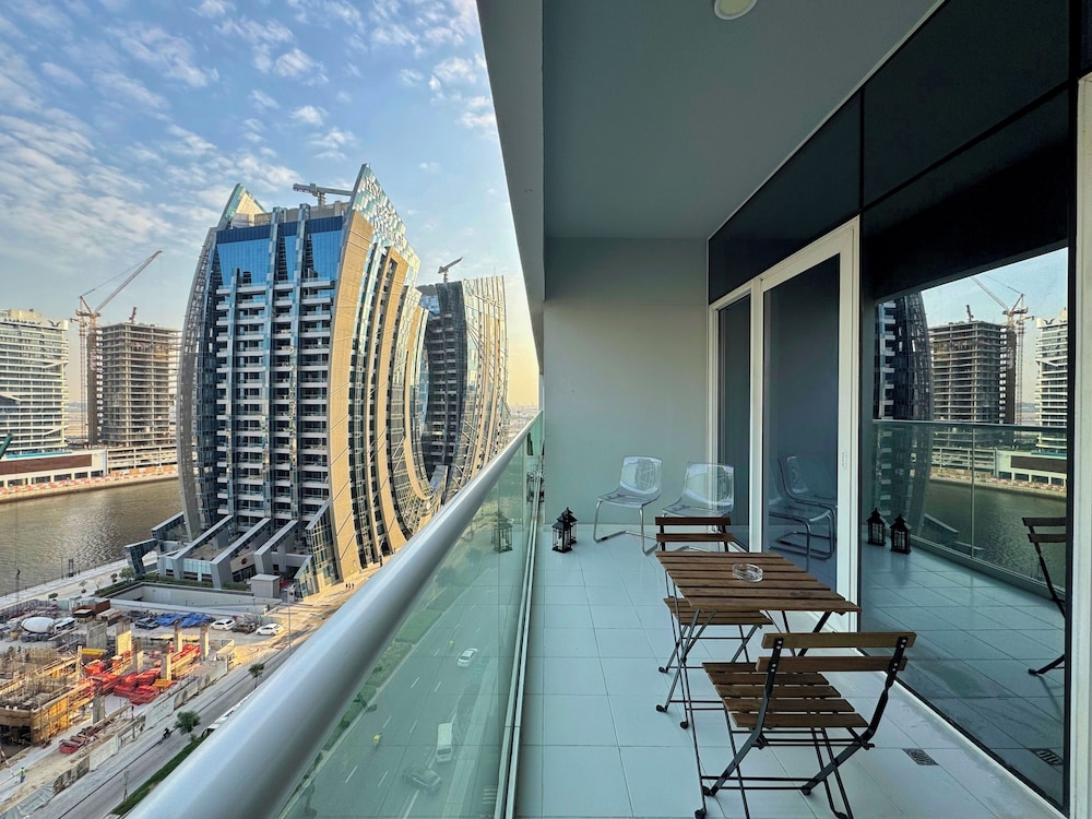 Damac Reva Residences 808