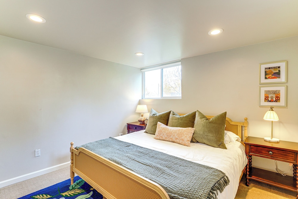 5 Mi to Hogle Zoo: Modern Retreat w/ Spacious Yard, photo 23