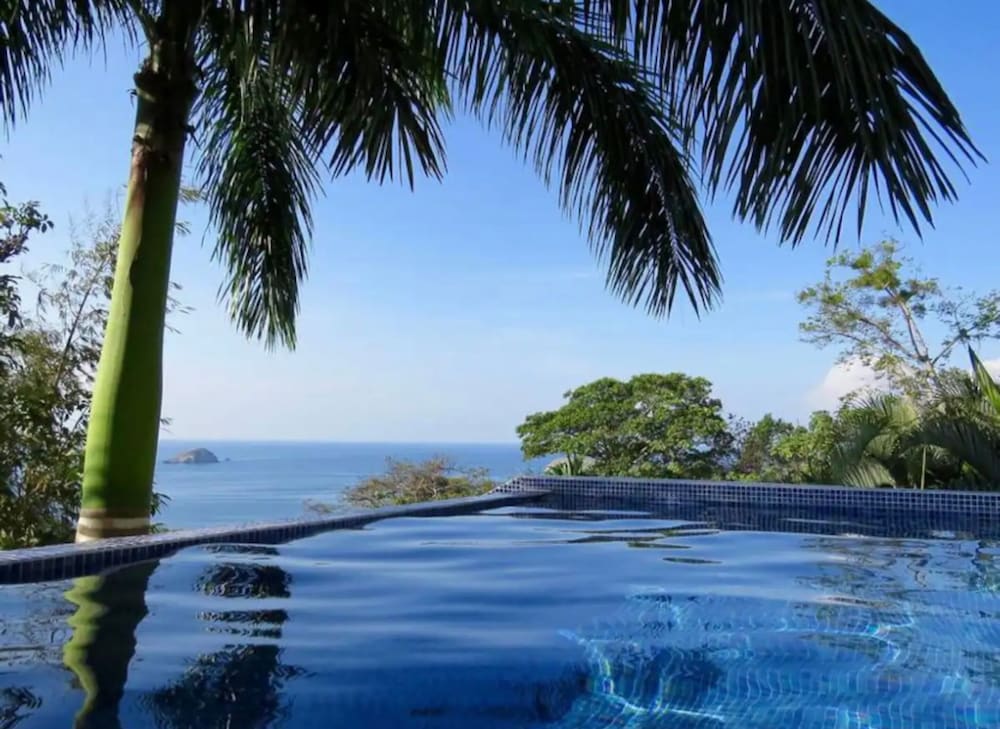 Casa con espectacular vista al mar