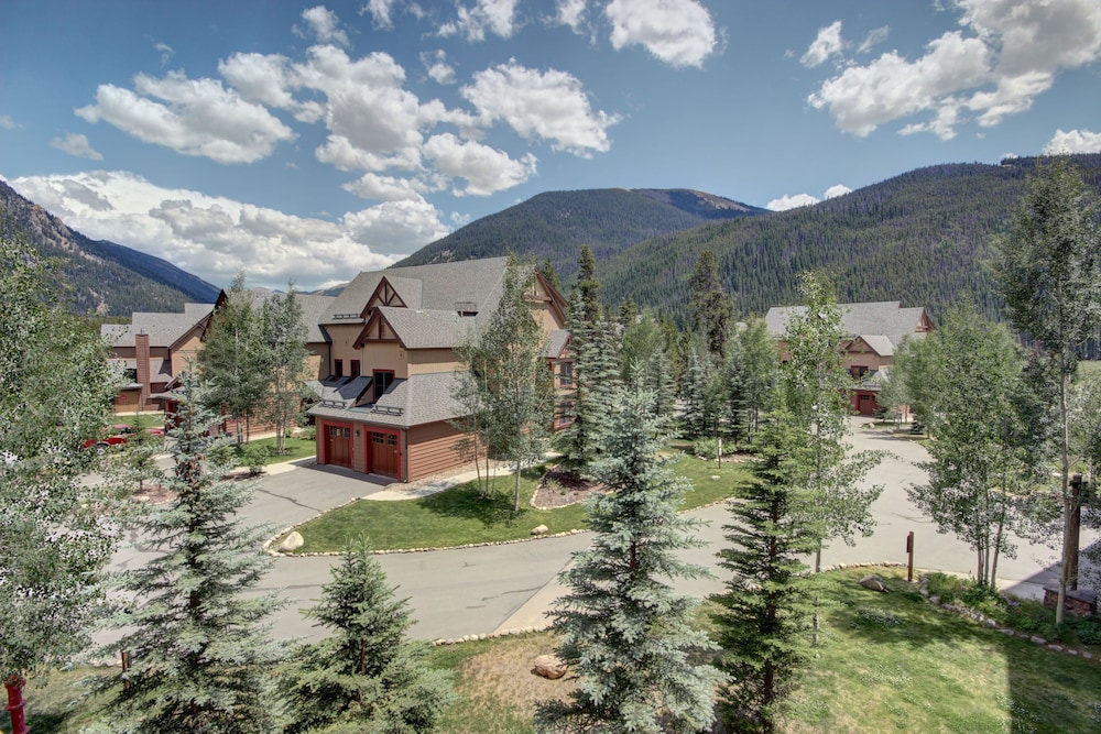 Red Hawk Lodge 2264
