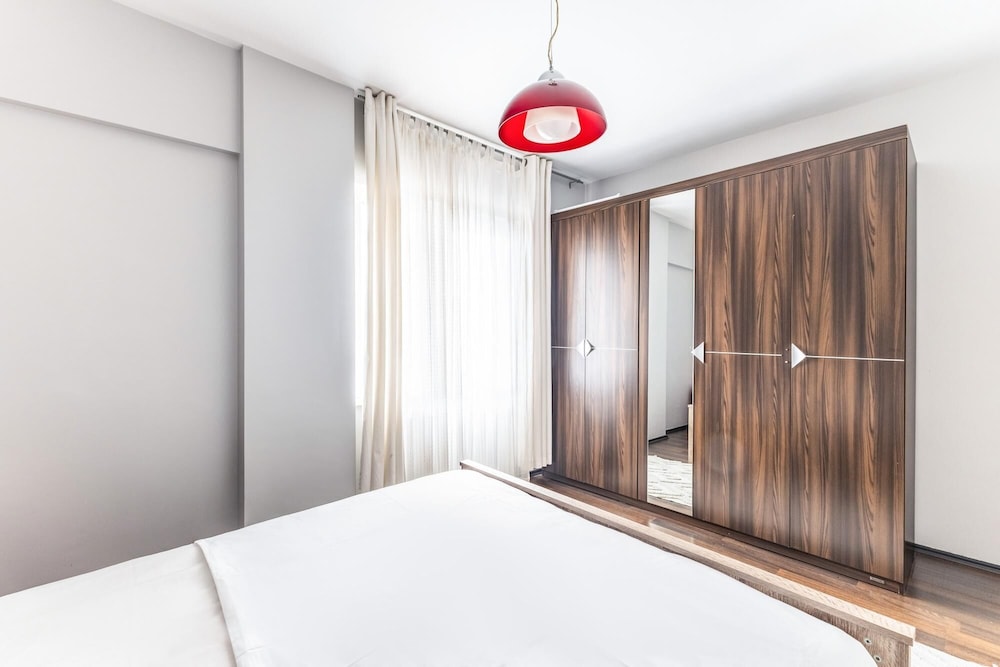 Chic Luminous Flat in Uskudar