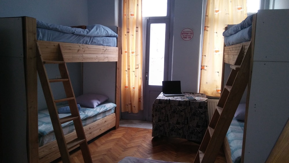 Vareron Hostel