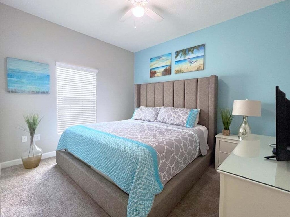 Mickey's Home 5 Bed Town-home With Private Pool! 5 Bedroom Townhouse