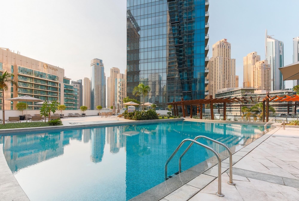 Big Bright Luxury Marina View Apt Near Beach